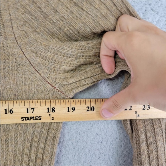 ASO Gilmore Girls Rory’s iconic orange sweater alt M - Picture 9 of 12